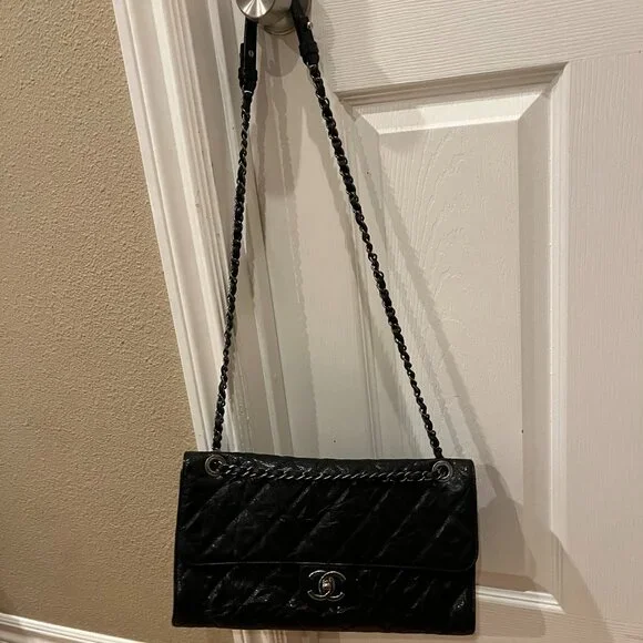 Chanel CC Crave Jumbo Quilted Cavier Flap Bag - Picture 8 of 16